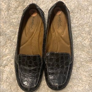 Like New Naturalizer Flats Size 7